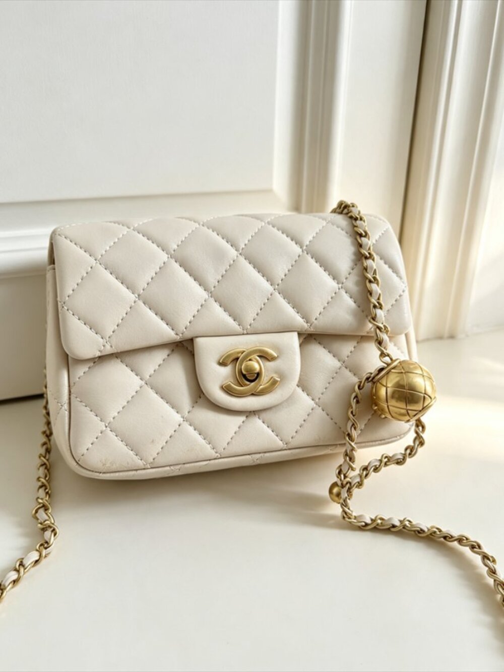 ✨Chanel White Bag✨